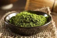 日本抹茶粉绿茶粉是同一种吗区别 抹茶粉是用绿茶做的吗哪一个好